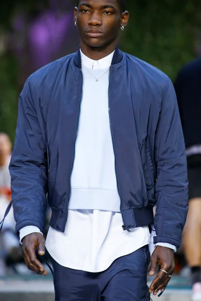 Look 29